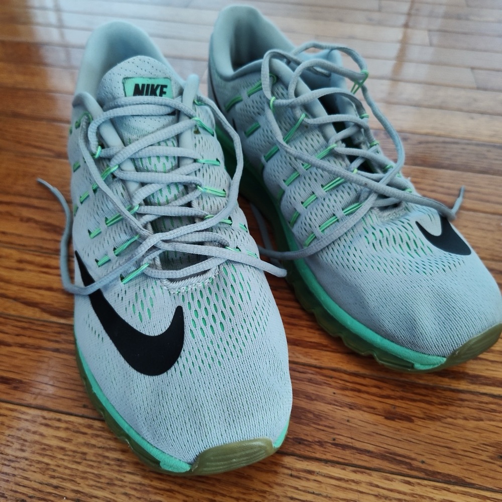 Men's Nike Air Max Sneakers Size 12